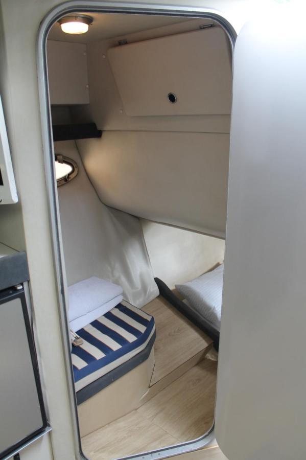 Barco Frape Hotel na wodzie *